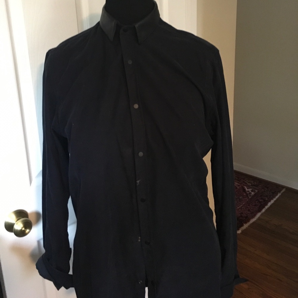 Corduroy shirt with leather collar